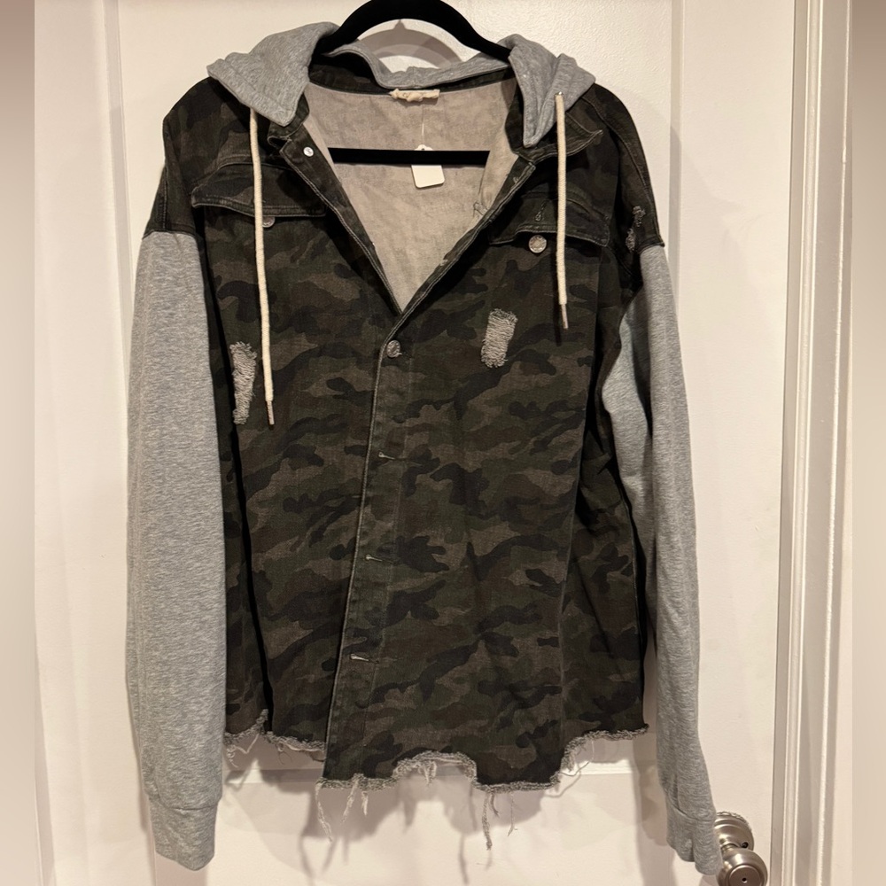ODDY Camouflage Utility Jacket with Gray Sleeves